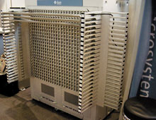 Constellation представляет собой кластерную систему из серверов-лезвий, сетевых коммутаторов InfiniBand, устройств хранения данных StorageTek и многоядерных процессоров