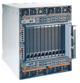 Рисунок 5. «Усиленная» модульная платформа IBM BladeCenter HT соответствует международным стандартам в области телекоммуникаций и включает серверы на базе двух- и четырехъ-ядерных процессоров Intel Xeon, AMD Opteron и IBM Power. Она обеспечивает высокую производительность и высокоскоростное взаимодействие, что позволяет увеличить пропускную способности сети.