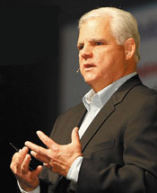 Джозеф Туччи: «Постепенно мы становимся действительно глобальной компанией. В России мы открываем Центр компетенции в Санкт-Петербурге, в Бразилии разворачиваем производственные мощности. Это демонстрирует, что компания инвестирует в такие рынки и намерена расширять свои инвестиции»