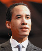 Чарльз Филлипс, президент Oracle, подчеркивает, что его компания единственная сделала предложение BEA: «Других компаний, которые считали бы, что BEA стоит 17 долл. за акцию, нет»