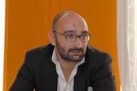 Сергей Штерн считает, что в период кризиса повышается популярность продуктов, помогающих сокращать затраты. 