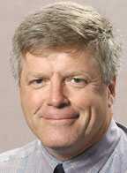 Томас Давенпорт: «Успех в использовании аналитических инструментов действительно определяют руководители. Они должны быть горячо заинтересованы в этой теме, проводить тщательное тестирование, принимать решения на основе аналитики и фактов, а не опираться исключительно на свою интуицию»