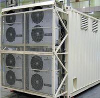 Рисунок 5. Модуль расширения Sitronics Daterium — это стандартный транспортный контейнер длиной около 7 м. В нем размещается семь полноразмерных стоек с оборудованием ИТ и все основные инженерные системы с резервированием N+1. Заявленный уровень доступности контейнерного ЦОД — Tier II или III, он может работать при температуре окружающей среды от -35 до +400C или от -50 до +500C (в специальном исполнении). В отдельном контейнере размещается ДГУ.