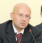 По словам Дмитрия Назипова, в результате кризиса количество клиентов и расчетных документов увеличилось на десятки процентов