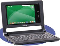 Корпус этого аппарата выглядит весьма нетрадиционно — в крышке нетбука сделан специальный вырез, позволяющий вписать батарею в общие габариты