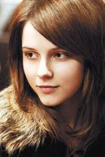 Надежда Дымова: «В целом, Epson Stylus Photo R 295 меня порадовал: благодаря компактности он занимает совсем немного места, да и разобраться с тем, как он работает, сумеет даже девушка-дилетант..» 