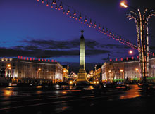 В последнее время идет активный поиск сотрудников в российских регионах, которым StarSoft предлагает переехать в основном в Петербург. Белорусов, как иностранцев, приглашать в Россию сложнее, да и не имеет смысла: в Минске вполне приемлемая инфраструктура в отличие от многих российских городов, сильные вузы и более благоприятная ситуация на рынке труда