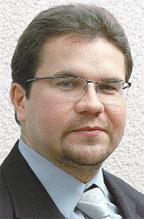 Михаил Зырянов — главный редактор журнала «Директор информационной службы». С ним можно связаться по адресу mikez@osp.ru