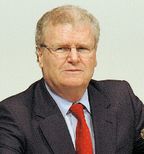 Ховард Стрингер: «Мы закрываем ряд направлений, консолидируем производственные процессы и сокращаем персонал. Все это в совокупности сделает компанию сильнее»