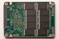 Intel — один из ведущих игроков рынка микросхем флэш-памяти NAND и твердотельных накопителей на их основе 