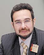 На пороге бума. Открывая конференцию по СКС, Дмитрий Ганьжа, главный редактор «Журнала сетевых решений/LAN», обратил внимание на прогнозы ускорения темпов роста рынка кабельных систем, особенно в сегменте ЦОД, где новейшие технологии наиболее востребованы.