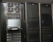 Уровень оснащения созданного в Вятском государственном университете Научно-образовательного центра супервычислительных технологий и систем делает возможным инновационное развитие научно-образовательного и производственно-технологического потенциала региона