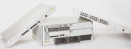 Рисунок 3. В современных структурах WLAN специальные контроллеры берут на себя функции центра управления. На фото: семейство Mobility Controler от Aruba.