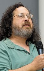 Ричард Столлман: «Если Oracle позволят приобрести MySQL, это приведет к ограничению дальнейшего совершенствования функционала и повышения производительности программной платформы MySQL»