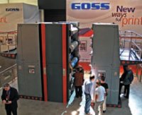 Красочные иувлажняющие аппараты Goss FPS смонтированы вотдельные модули, которые могут отводиться понаправляющим отпечатного блока 