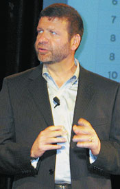 Пол Кормье, исполнительный директор Red Hat по разработке, подчеркнул модульность новой ОС