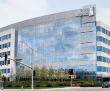 Хедж-фонд Sandell, который контролирует второй по размеру блок акций Sybase, утверждает в своем обращении к  Sybase, что в компании долгое время принимались далеко не блестящие стратегические решения. Коррекция этих решений, по мнению  Sandell, могла бы увеличить биржевую стоимость Sybase на 60%