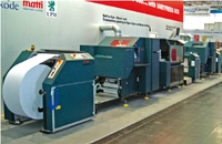 Стенд Nipson. Регулируемая система натяжения машины VaryPress 500 позволяет печатать на широком спектре материалов: этикеточной бумаге и лёгком картоне, фольге, пластиковых картах