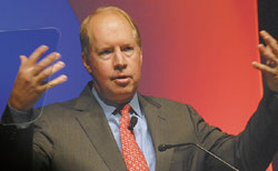 По словам генерального директора CA Джона Свенсона, универсальная сервисная модель — «сердце EITM»