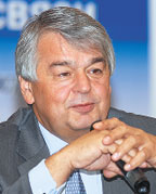 По словам Бориса Антонюка, Мининформсвязи занято разработкой дополнений к нормативно-правовой базе, которые обеспечат недискриминационный доступ к рынку связи