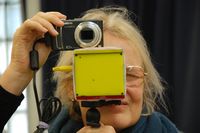 Исследователи пытаются обойти все оптические нарушения зрения и обеспечить попадание на сетчатку достаточно яркого и контрастного изображения  Исследователи пытаются обойти все оптические нарушения зрения и обеспечить попадание на сетчатку достаточно яркого и контрастного изображения