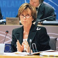 Комиссар Евросоюза по антимонопольной политике Нили Крес — горячая сторонница открытых стандартов на программное обеспечение