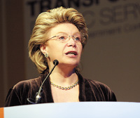 Вивиан Рединг: «Web 3.0 — это связь в любое время, в любом месте, в деловых, развлекательных и социальных целях по быстрым, надежным и безопасным сетям. Это десятикратное увеличение масштабов электронной вселенной к 2015 году»