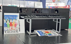 Во время визита на фабрику MacDermid ColorSpan мы успешно пропускали через 9840uv бетонные и древесные плиты, архитектурные материалы