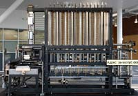 В Лондонском музее науки имеется единственный экземпляр калькулятора; он выполнен по оригинальным чертежам Чарльза Бэббиджа, имеет 8 тыс. бронзовых деталей, множество стальных и металлических элементов и весит около 3 тонн 