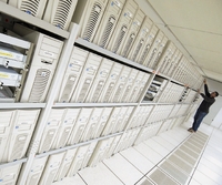 Grid-система, созданная для обработки данных, которые будут накапливаться при работе Большого адронного коллайдера, учеными всего мира также используется для ускорения разработки лекарственных препаратов и обнаружения причин изменения климата