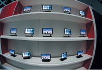 OLED — мал, красив, но дорог