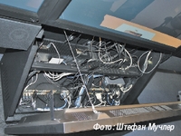 Рисунок 3. Управляющий центр решения Telepresence с видеокодеками и подключениями, в том числе сетевыми. У Tandberg (на изображении) и Polycom он реализован в виде мультимедийного сервера на базе стандартов с поддержкой соединений «точка-множество точек» (Point-to-Multipoint) и всех распространенных типов видеосигналов. Polycom намеревается расширить свою систему до сервера «объединенного сотрудничества», обеспечивающего гибкую конфигурацию с помощью карт расширения и содержащего встроенную телекоммуникационную систему с поддержкой передачи голоса по IP (Voice over IP, VoIP). 