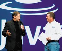 Не надо быть большим психологом, чтобы понять драматизм ситуации, когда Скотт Макнили пригласил на сцену Ларри Эллисона и уже тот стал говорить о роли Java и ее перспективах