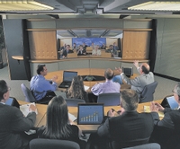 Рисунок 2. При интеграции в оптимизированную среду переговорных комнат система Realpresence Experience от Polycom призвана поддерживать длительные виртуальные заседания с количеством участников до 28 человек. 