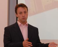  Дмитрий Изместьев: "ВКШ 'Эксперт' ставит своей целью подготовку квалифицированных ИТ-специалистов, владеющих как фундаментальными знаниями университетского уровня, так и практическими навыками по наиболее востребованным ИТ-специальностям". 