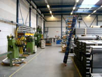 Общая площадь фабрики в Веерте составляет 12 тыс. квадратных метров. По словам представителей Projecta, это крупнейшее производство проекционных экранов в Европе 