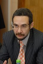 По словам Дмитрия Ганьжи, главного редактора "Журнала сетевых решений/LAN", участники круглого стола считают необходимым учиться работать в новых условиях 