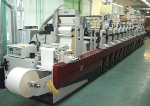 Новая сервоприводная флексомашина Mark Andy XP5000 имеет 4 зоны регулировки натяжения полотна, формируемых секциями ввода (in-feed), промежуточной подачи (mid-feed section) и вывода (out-feed)