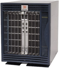 Выпуск продуктов, базирующихся на Brocade Data Center Architecture, начался с демонстрации в середине октября модернизированной версии директора Brocade 48000, пропускная способность которого удвоилась