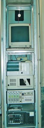 Рисунок 2. Серверные шкафы можно оснащать разными серверами и устройствами.