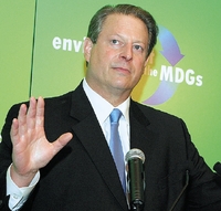 Специалисты отмечают, что, хотя прогресс в солнечной энергетике происходит и не так быстро, как говорит об этом Эл Гор, но тем не менее данная отрасль обладает огромным потенциалом