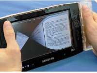 Размещение по бокам устройства датчиков измерения силы позволяет выполнять простые команды путем растяжения, сжатия или сгибания устройства