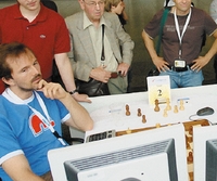 Разработчики Rybka заявили, что их программа играла на кластере из пяти двухпроцессорных узлов по восемь ядер на узел