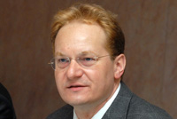 Ален Андреоли: "Политика, направленная на открытость и такие программные технологии, как Solaris, Java и MySQL должны стать факторами притяжения к нашей компании"  Ален Андреоли: "Политика, направленная на открытость и такие программные технологии, как Solaris, Java и MySQL должны стать факторами притяжения к нашей компании"