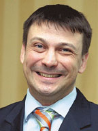 Константин Ермаков: «Партнеров второго уровня у нас много, потому что любая компания, которая работает на рынке, приходит к тому, что источники бесперебойного питания продавать придется»