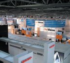 В 19-ти огромных павильонах общей площадью 175 000 м2 разместился 1971 экспонент из 52-х стран мира 