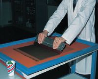 Рис. 3. Ламинирование комбинированной плёнки на сетке