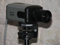 Cisco выпускает цветные камеры, которые формируют видеоизображение высокого качества даже при плохой освещенности. 