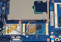 g Как и большинство других нетбуков, NC10 оснащен активной системой охлаждения. В его корпус встроен миниатюрный вентилятор, работающий на выдув горячего воздуха от процессора и жесткого диска. Правда, стоит признать, что эффективность охлаждения не особенно высока