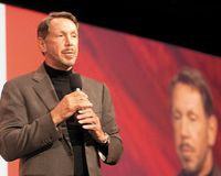 Ларри Эллисон: «Мы можем позволить себе не только поддерживать те программы, которые работают уже сегодня, но и проектировать новое программное обеспечение, которое, возможно, понадобится вам завтра»